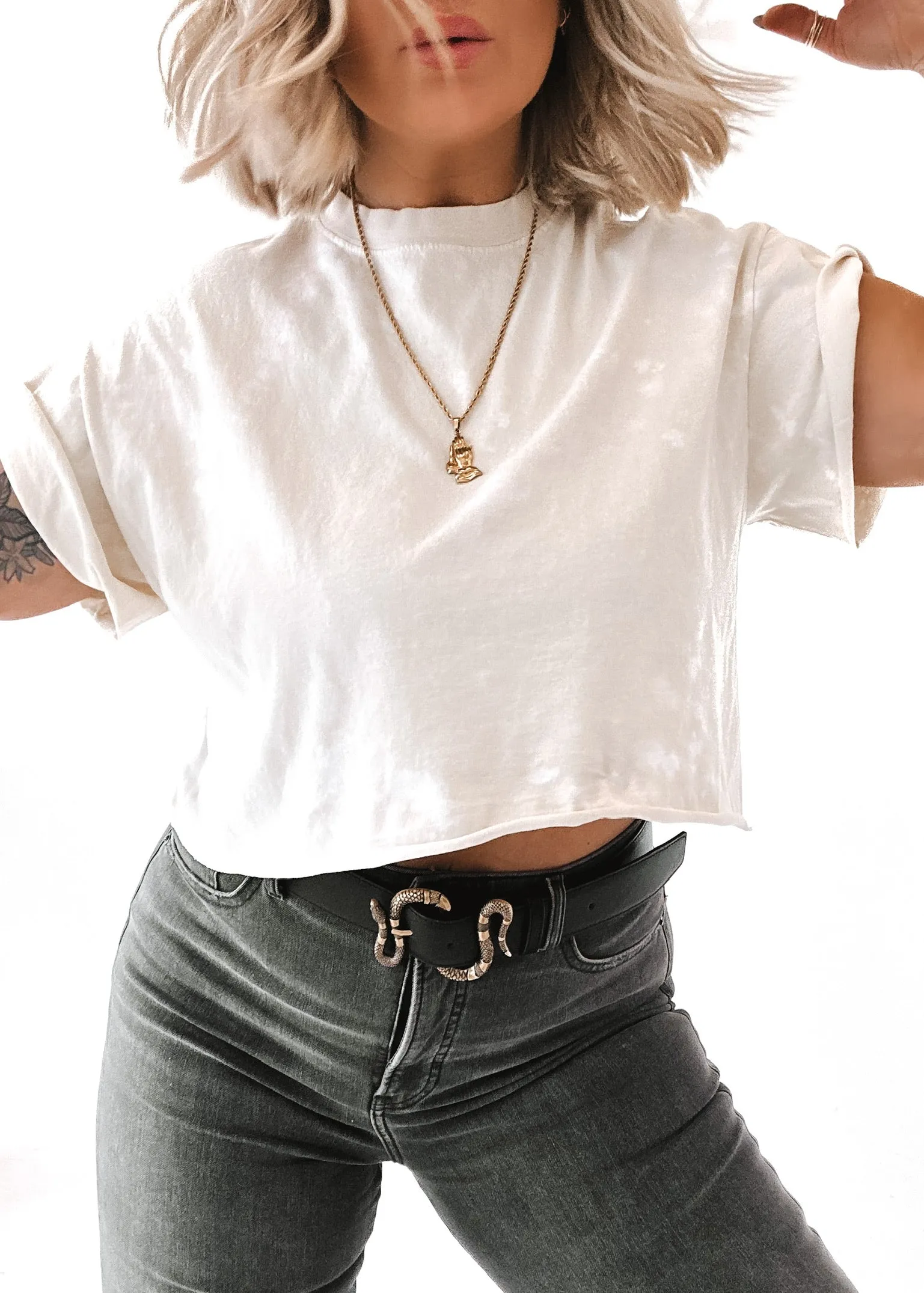 CROPPED PEBBY BASICS BLEACHED OUT IVORY TEE